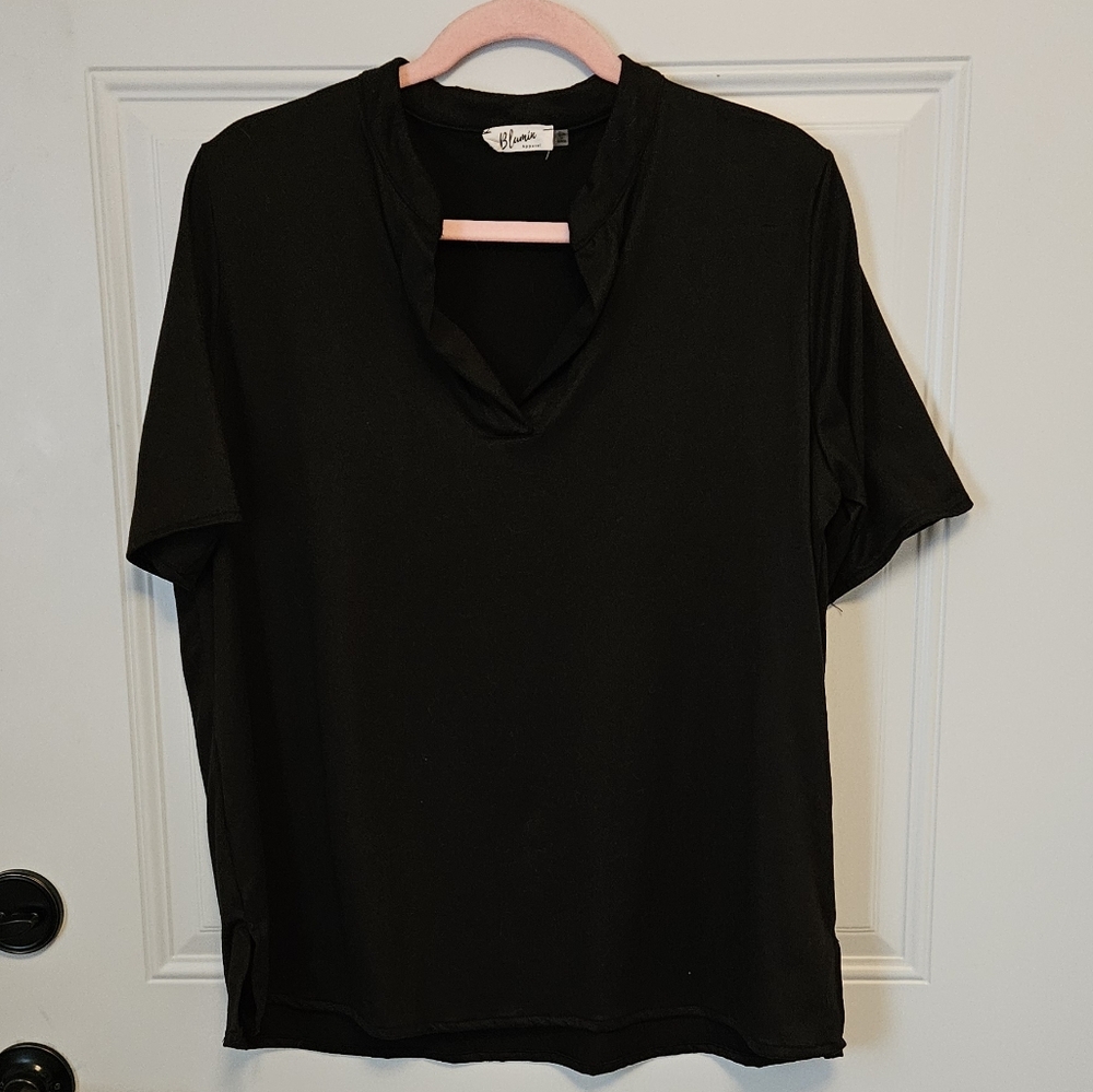 Black Short Sleeve Top By Blumin